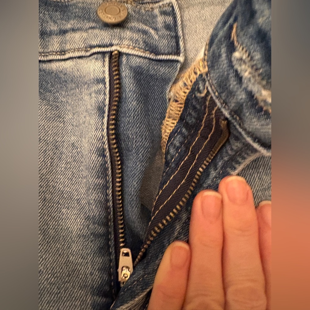 GAP Women's Light Blue Ripped Jeans - Picture 4 of 9